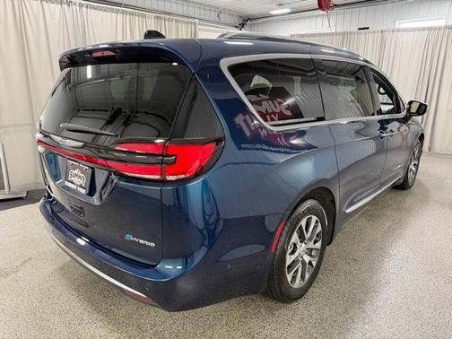 2023 Chrysler Pacifica Hybrid Pinnacle
