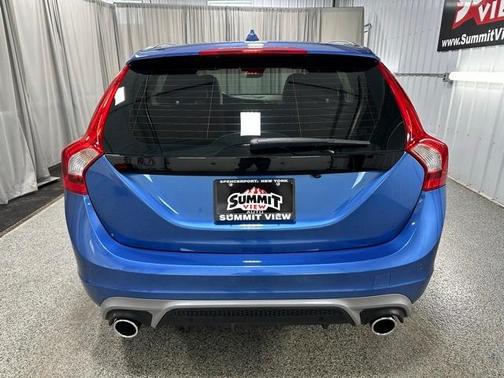 2017 Volvo V60 T6 R-Design Platinum