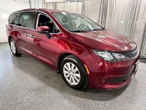 2020 Chrysler Voyager L