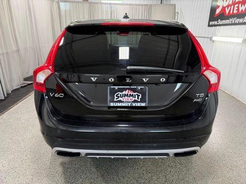 Onyx Black Metallic 2016 Volvo V60 Cross Country T5