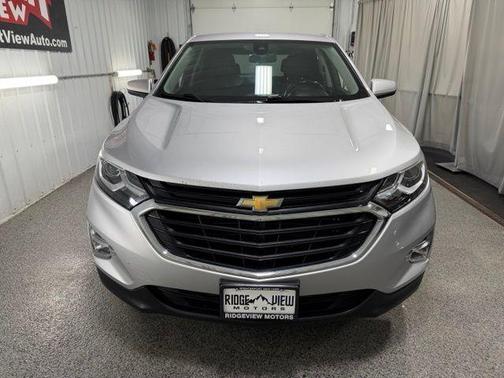 Silver Ice Metallic 2020 Chevrolet Equinox 2LT