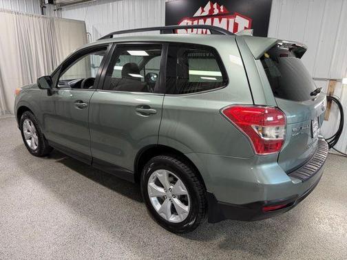 Jasmine Green Metallic 2016 Subaru Forester 2.5i Limited