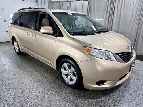 2013 Toyota Sienna LE