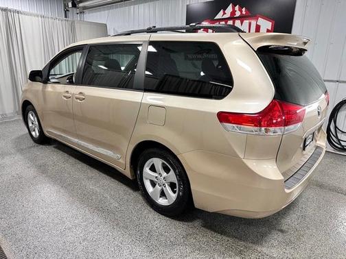 2013 Toyota Sienna LE