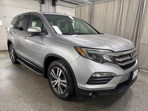 Lunar Silver Metallic 2016 Honda Pilot EX