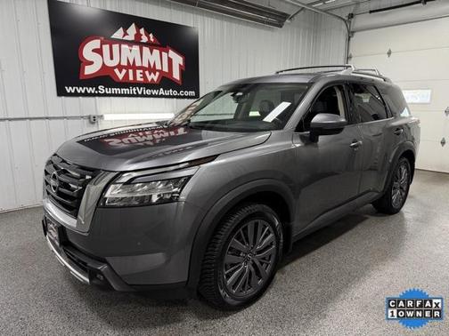 2022 Nissan Pathfinder SL