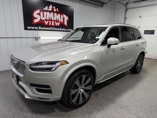 2022 Volvo XC90 T6 Inscription 7 Passenger