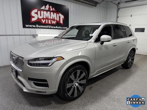 2022 Volvo XC90 T6 Inscription 7 Passenger