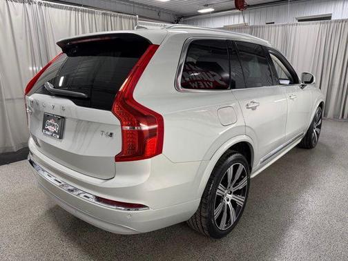 2022 Volvo XC90 T6 Inscription 7 Passenger