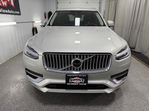 2022 Volvo XC90 T6 Inscription 7 Passenger