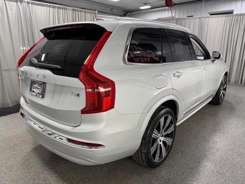 2022 Volvo XC90 T6 Inscription 7 Passenger