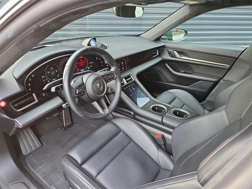 2025 Porsche Taycan Turbo S