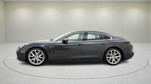 2025 Porsche Panamera 4