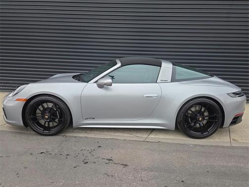 2024 Porsche 911 Targa 4 GTS