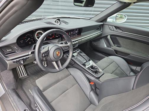 2024 Porsche 911 Targa 4 GTS