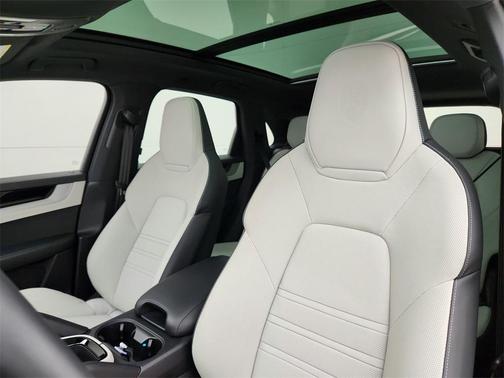 2024 Porsche Cayenne E-Hybrid S