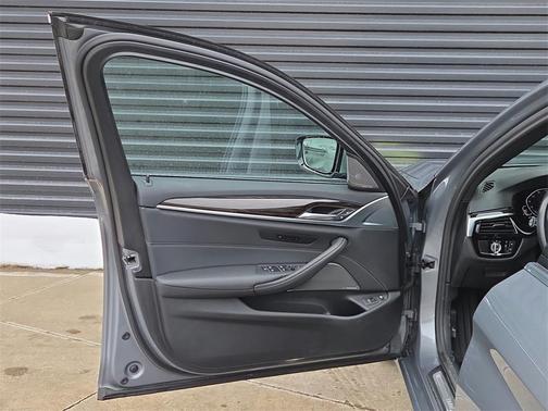 2023 BMW 530e 530e xDrive