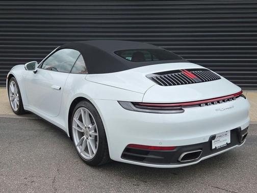 Carrara White Metallic 2021 Porsche 911 Carrera 4