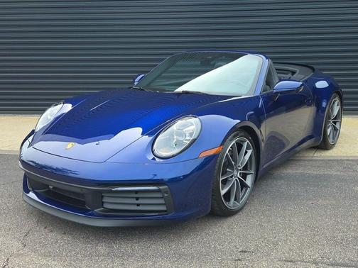 Gentian Blue Metallic 2022 Porsche 911 Carrera 4S