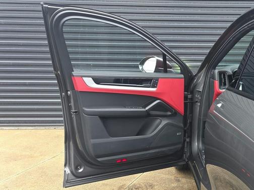 2024 Porsche Cayenne S Coupe AWD