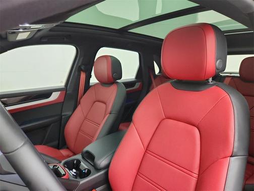 2025 Porsche Cayenne S