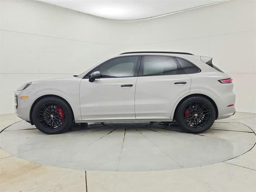 2025 Porsche Cayenne S