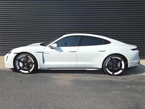 2020 Porsche Taycan Turbo