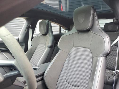 2025 Porsche Taycan 4S