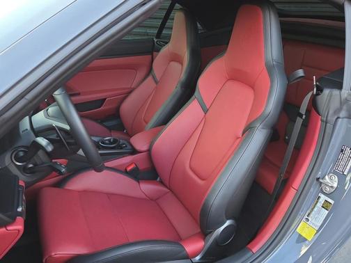 2025 Porsche 911 Carrera GTS