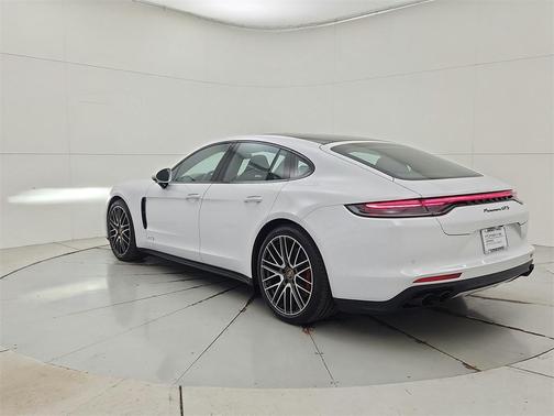 2023 Porsche Panamera GTS