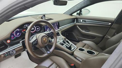 2023 Porsche Panamera GTS