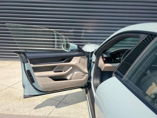 2025 Porsche Taycan 4S