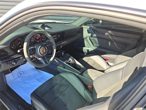 2023 Porsche 911 Carrera GTS