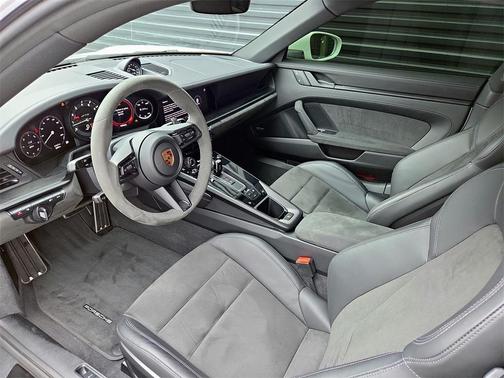 2023 Porsche 911 Carrera GTS