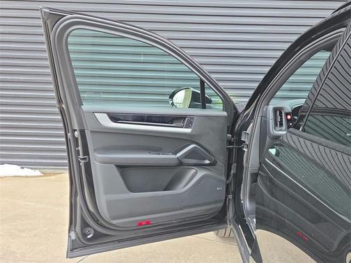 2026 Porsche Cayenne Base