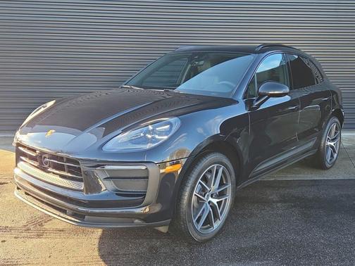 Jet Black Metallic 2026 Porsche Macan