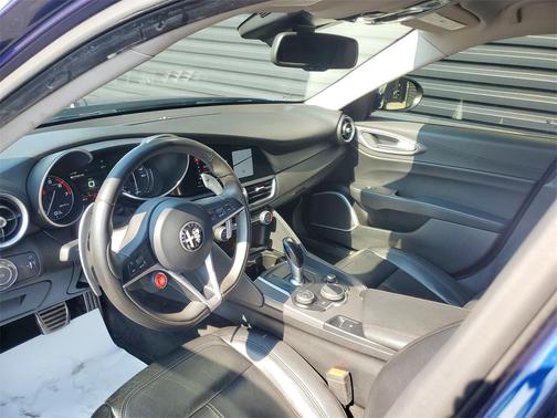 2017 Alfa Romeo Giulia Base