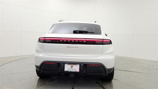 2025 Porsche Macan 4S