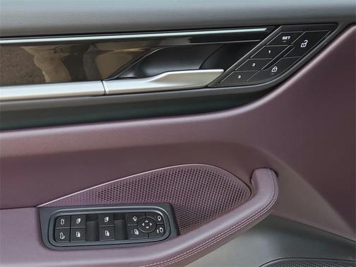 2025 Porsche Macan 4S