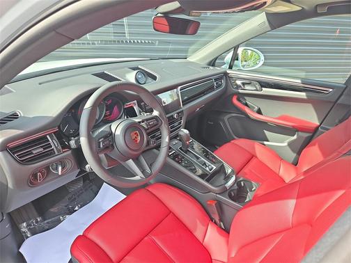2025 Porsche Macan S