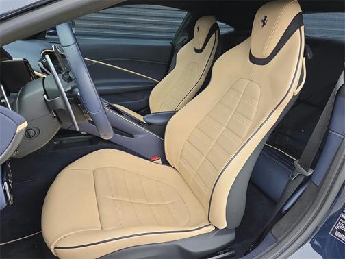 2023 Ferrari Roma Base