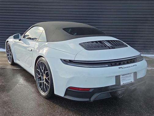 2025 Porsche 911 Carrera 4 GTS