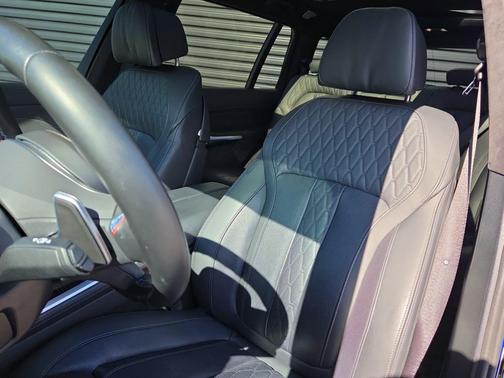 Bay Blue 2025 BMW X7 M60i