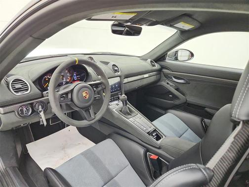 2024 Porsche 718 Cayman GT4 RS