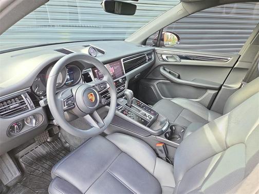 2023 Porsche Macan S