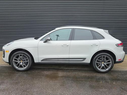 2025 Porsche Macan T