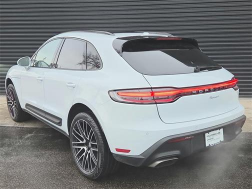 2022 Porsche Macan Base