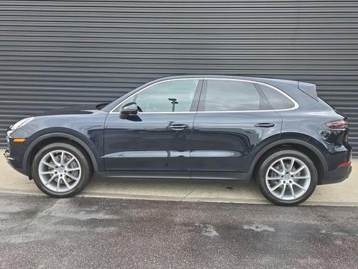 2022 Porsche Cayenne 