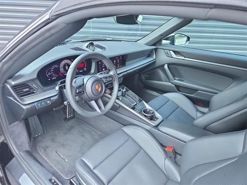 2025 Porsche 911 Carrera