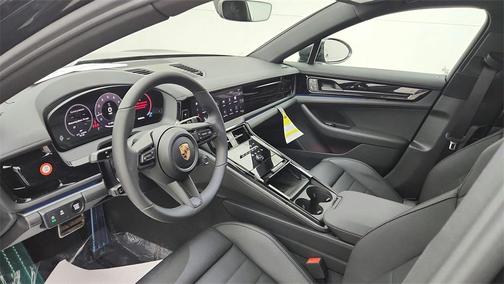 2025 Porsche Panamera 4